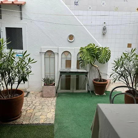 Beautiful 3-bed House In In The Center