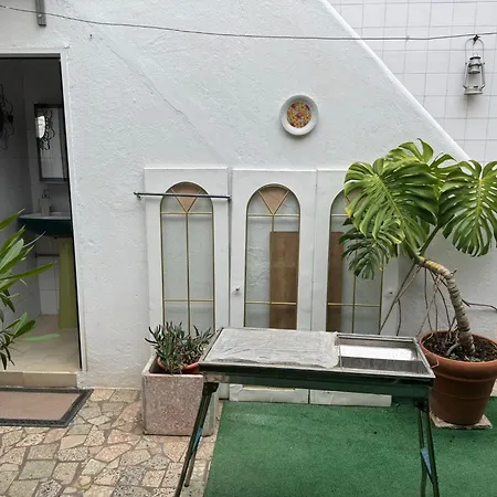 Beautiful 3-bed House In In The Center *