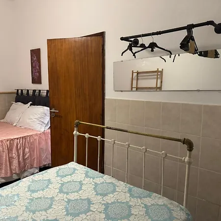Beautiful 3-bed House In In The Center *