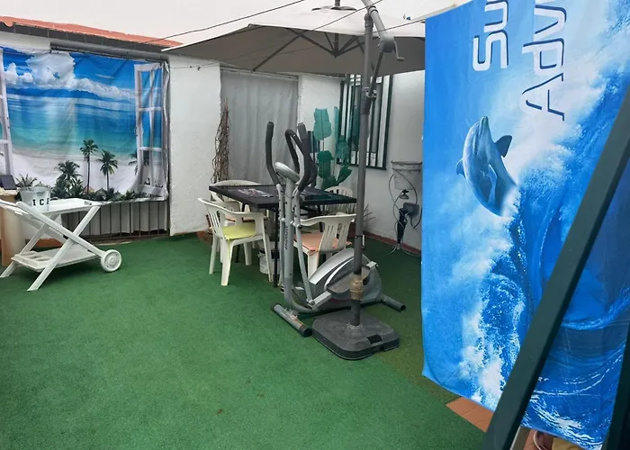 Beautiful 3-bed House In In The Center בית נופש *