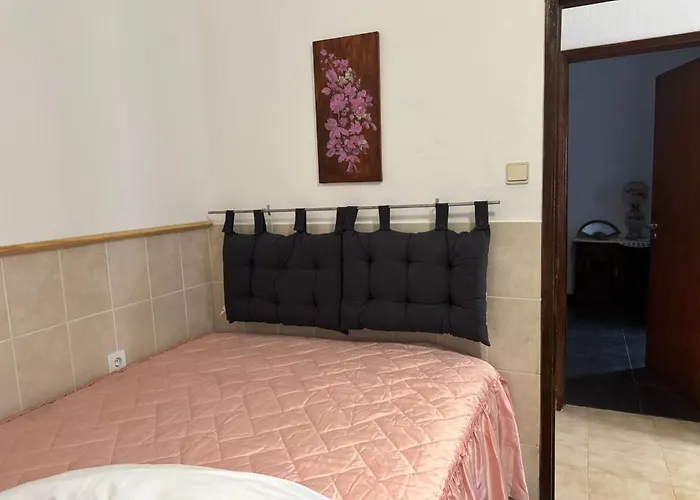 בית נופש Beautiful 3-bed House In In The Center *
