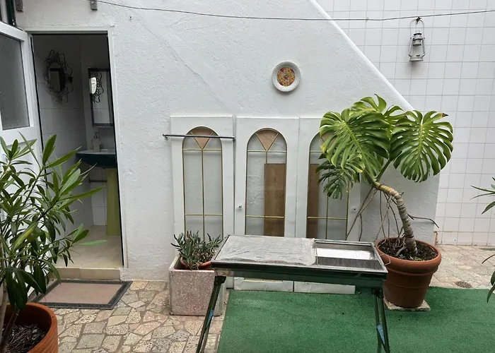 Beautiful 3-bed House In In The Center *