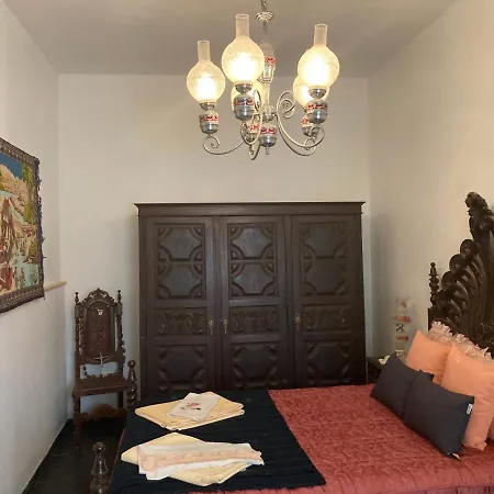 Beautiful 3-bed House In In The Center Tavira