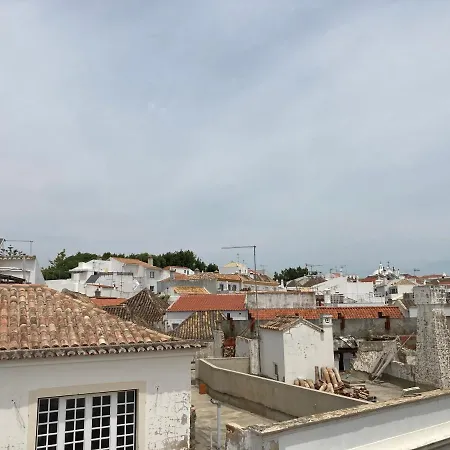 Beautiful 3-bed House In In The Center *