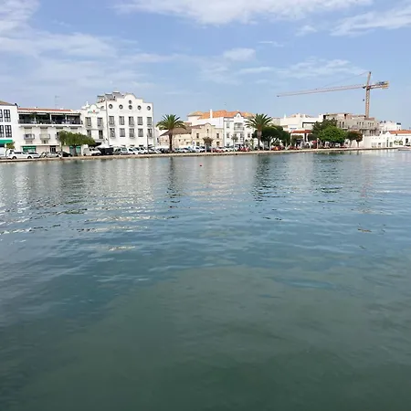 Beautiful 3-bed House In In The Center Casa de Férias Tavira