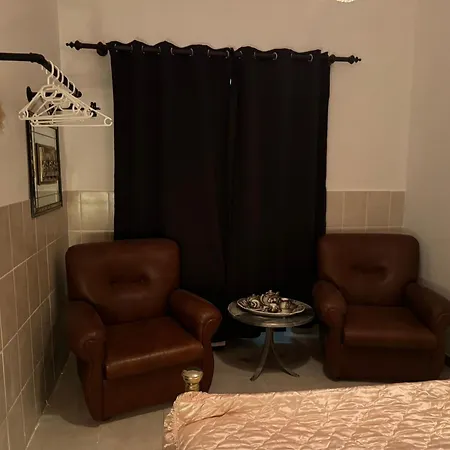 Casa vacanze Beautiful 3-bed House In In The Center