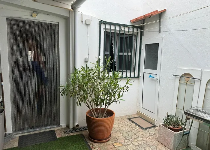 Beautiful 3-bed House In In The Center Dom wakacyjny *