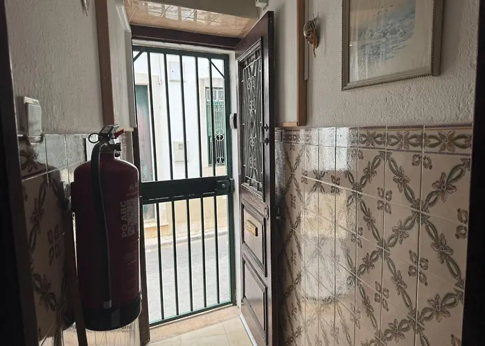 Beautiful 3-bed House In In The Center