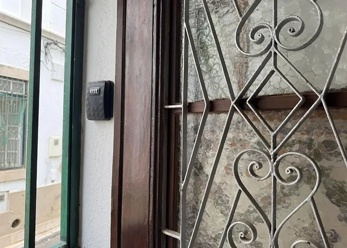 Beautiful 3-bed House In In The Center Dom wakacyjny *