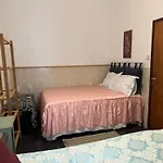 Beautiful 3-bed House In In The Center Hébergement de vacances