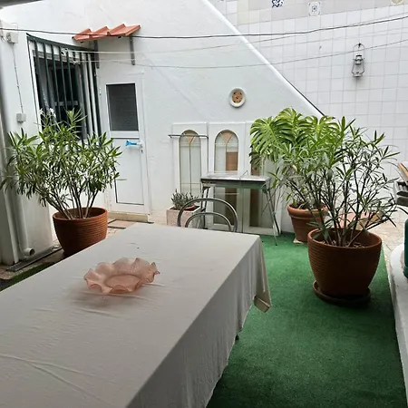בית נופש Beautiful 3-bed House In In The Center *