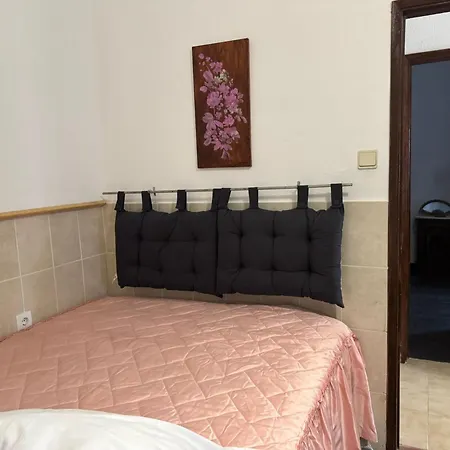 בית נופש Beautiful 3-bed House In In The Center *