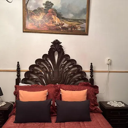 Beautiful 3-bed House In In The Center בית נופש טאווירה
