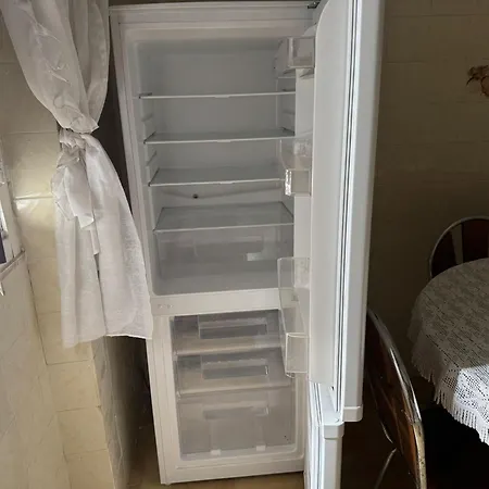 בית נופש Beautiful 3-bed House In In The Center טאווירה