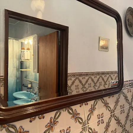 בית נופש Beautiful 3-bed House In In The Center טאווירה