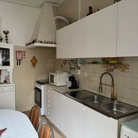 Beautiful 3-bed House In In The Center * טאווירה