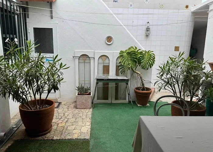 Beautiful 3-bed House In In The Center
