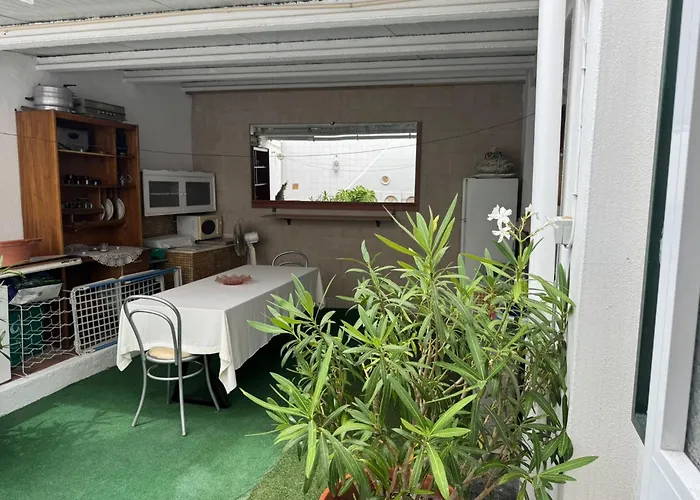 Beautiful 3-bed House In In The Center *