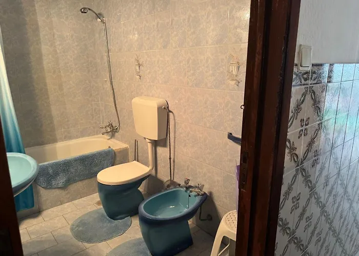 Beautiful 3-bed House In In The Center Ferienhaus