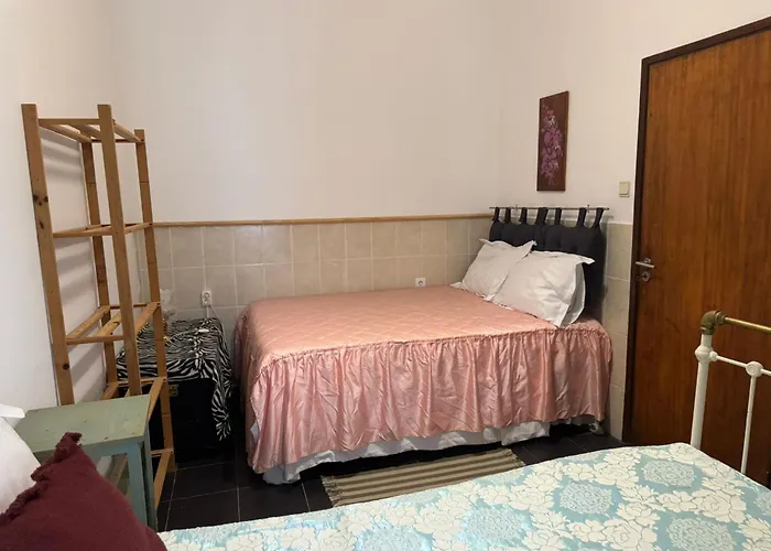 Beautiful 3-bed House In In The Center Ferienhaus